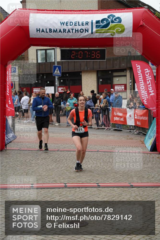 04.05.2025 - 8. Wedeler Halbmarathon Felixshl http://msf.ph/oto/7829142 04.05.2025 12:07:34 Ziel 95, 171, 553 meine-sportfotos.de