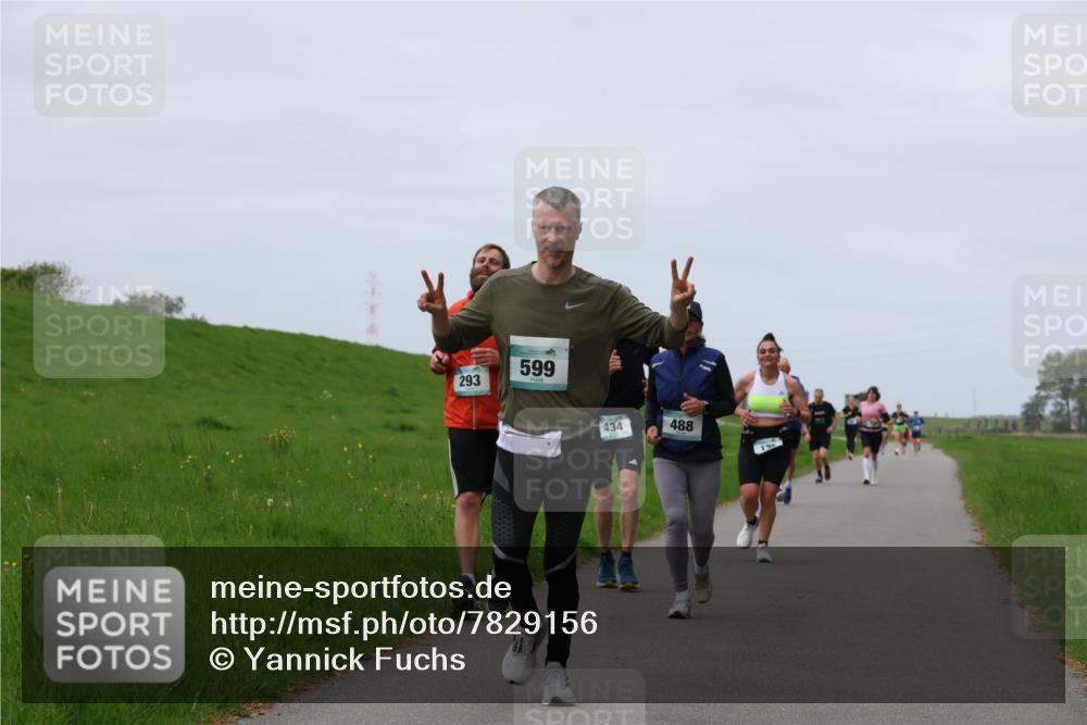 04.05.2025 - 8. Wedeler Halbmarathon Yannick Fuchs http://msf.ph/oto/7829156 04.05.2025 11:36:24 Laufen 293, 599, 434, 488, 12 meine-sportfotos.de