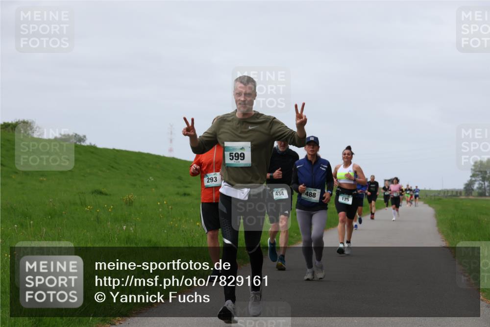 04.05.2025 - 8. Wedeler Halbmarathon Yannick Fuchs http://msf.ph/oto/7829161 04.05.2025 11:36:24 Laufen 293, 599, 434, 488, 125 meine-sportfotos.de