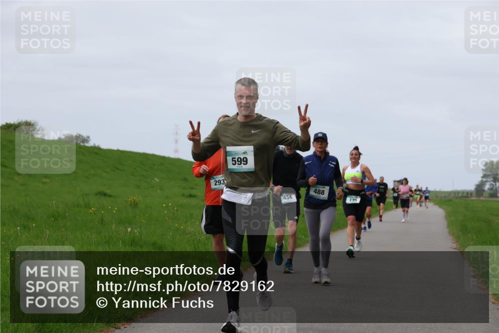04.05.2025 - 8. Wedeler Halbmarathon Yannick Fuchs http://msf.ph/oto/7829162 04.05.2025 11:36:24 Laufen 293, 599, 434, 488, 125 meine-sportfotos.de
