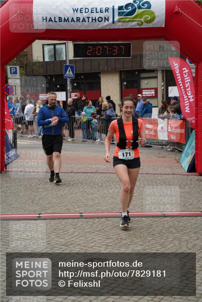 04.05.2025 - 8. Wedeler Halbmarathon Felixshl http://msf.ph/oto/7829181 04.05.2025 12:07:35 Ziel 95, 171, 553 meine-sportfotos.de