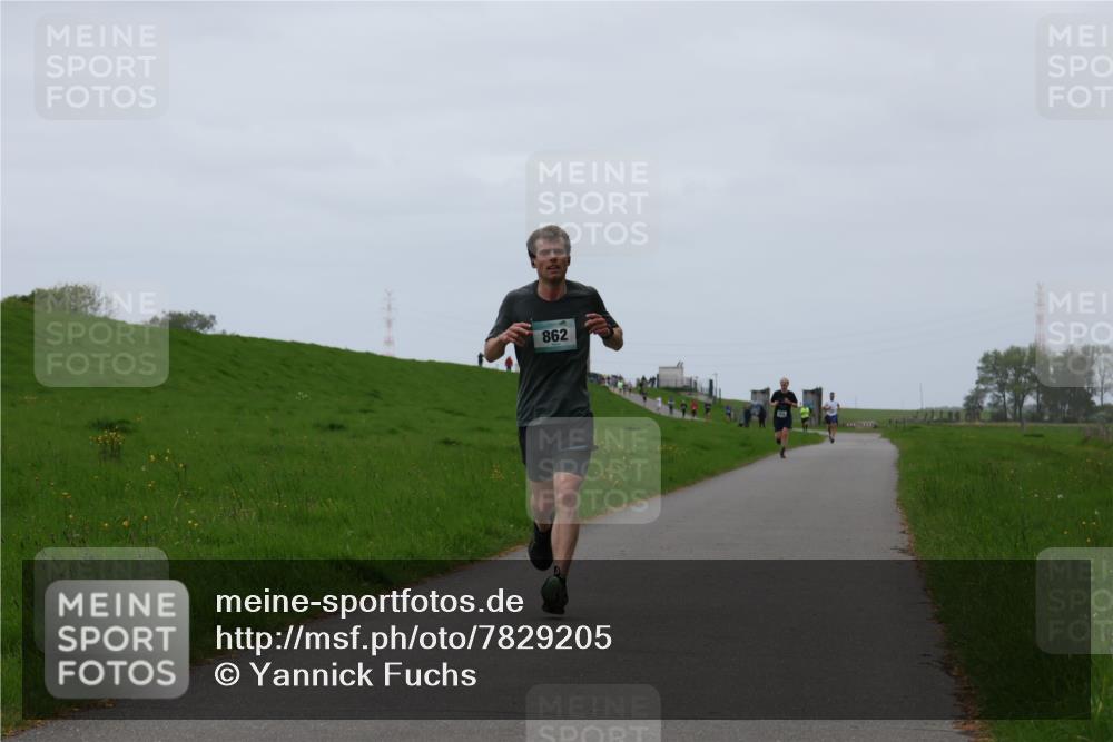04.05.2025 - 8. Wedeler Halbmarathon Yannick Fuchs http://msf.ph/oto/7829205 04.05.2025 11:17:14 Laufen 862 meine-sportfotos.de