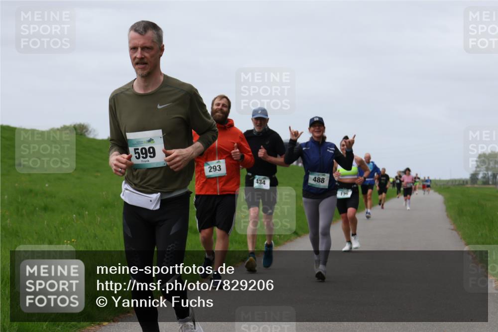 04.05.2025 - 8. Wedeler Halbmarathon Yannick Fuchs http://msf.ph/oto/7829206 04.05.2025 11:36:26 Laufen 599, 293, 434, 488, 125 meine-sportfotos.de
