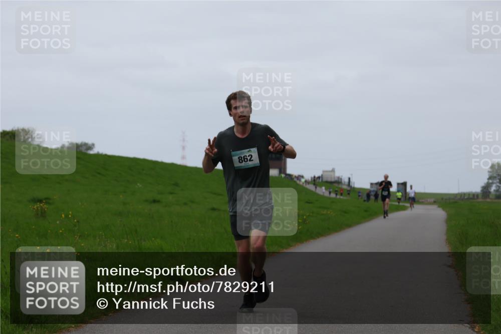 04.05.2025 - 8. Wedeler Halbmarathon Yannick Fuchs http://msf.ph/oto/7829211 04.05.2025 11:17:14 Laufen 862 meine-sportfotos.de