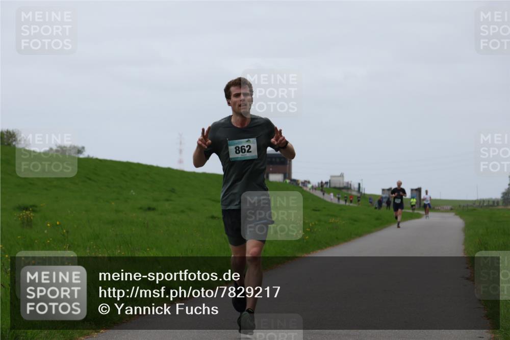 04.05.2025 - 8. Wedeler Halbmarathon Yannick Fuchs http://msf.ph/oto/7829217 04.05.2025 11:17:14 Laufen 862 meine-sportfotos.de