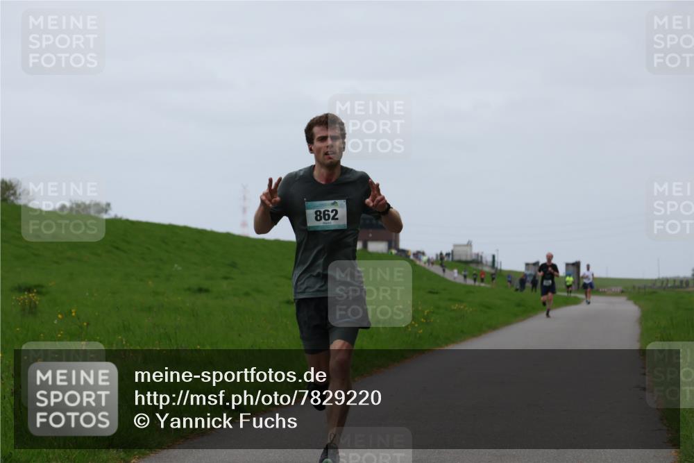 04.05.2025 - 8. Wedeler Halbmarathon Yannick Fuchs http://msf.ph/oto/7829220 04.05.2025 11:17:15 Laufen 862 meine-sportfotos.de
