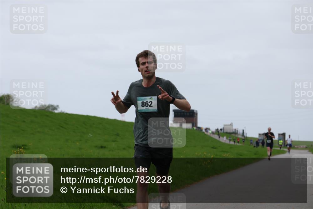 04.05.2025 - 8. Wedeler Halbmarathon Yannick Fuchs http://msf.ph/oto/7829228 04.05.2025 11:17:15 Laufen 862 meine-sportfotos.de