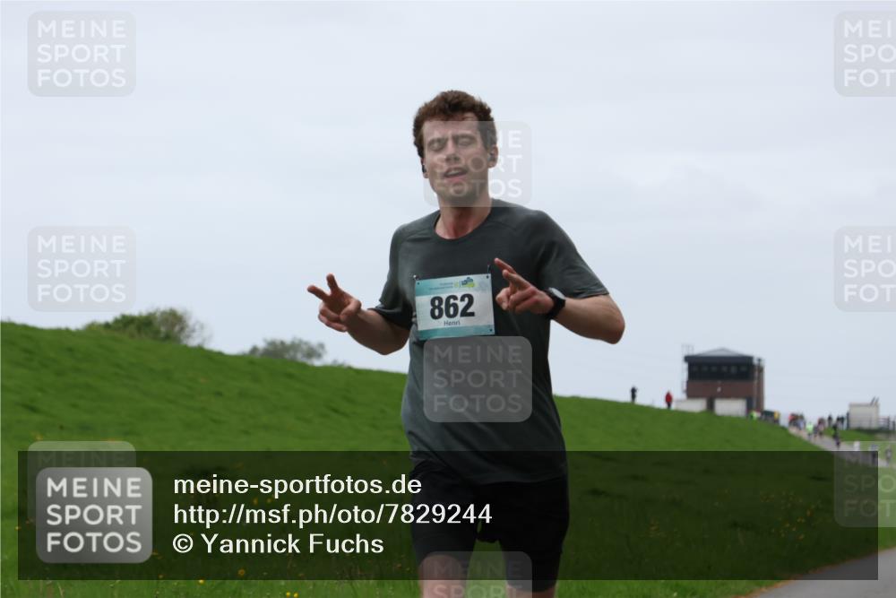 04.05.2025 - 8. Wedeler Halbmarathon Yannick Fuchs http://msf.ph/oto/7829244 04.05.2025 11:17:16 Laufen 1136, 862 meine-sportfotos.de