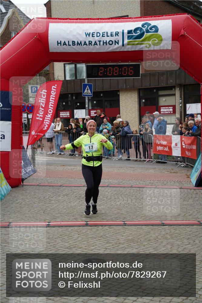04.05.2025 - 8. Wedeler Halbmarathon Felixshl http://msf.ph/oto/7829267 04.05.2025 12:08:03 Ziel 17 meine-sportfotos.de