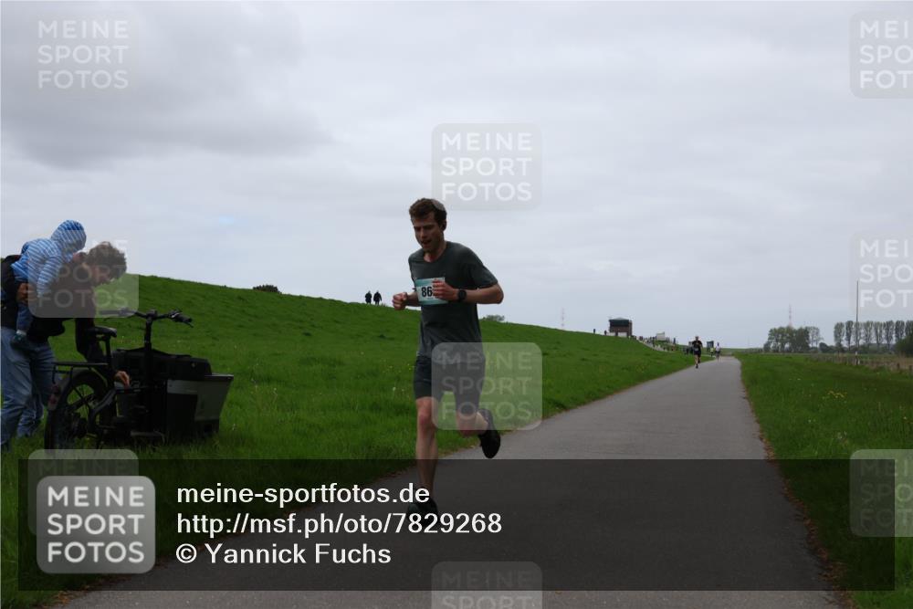 04.05.2025 - 8. Wedeler Halbmarathon Yannick Fuchs http://msf.ph/oto/7829268 04.05.2025 11:17:16 Laufen 86 meine-sportfotos.de