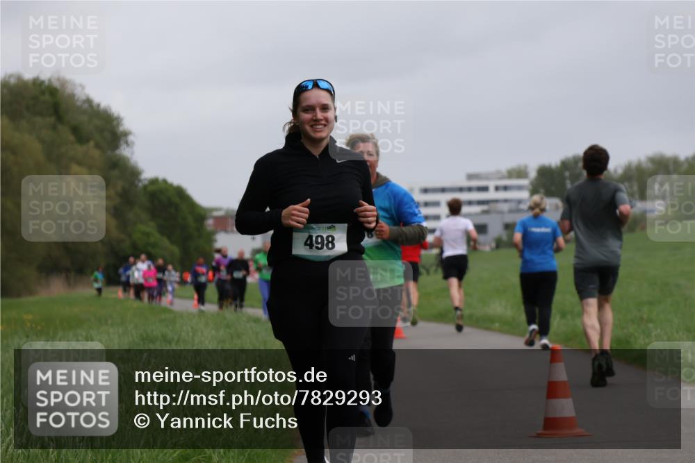 04.05.2025 - 8. Wedeler Halbmarathon Yannick Fuchs http://msf.ph/oto/7829293 04.05.2025 11:17:28 Laufen 498 meine-sportfotos.de