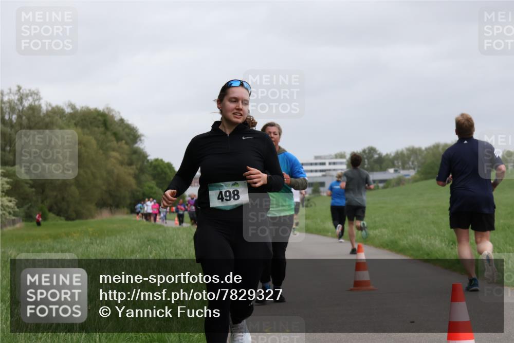 04.05.2025 - 8. Wedeler Halbmarathon Yannick Fuchs http://msf.ph/oto/7829327 04.05.2025 11:17:29 Laufen 498 meine-sportfotos.de