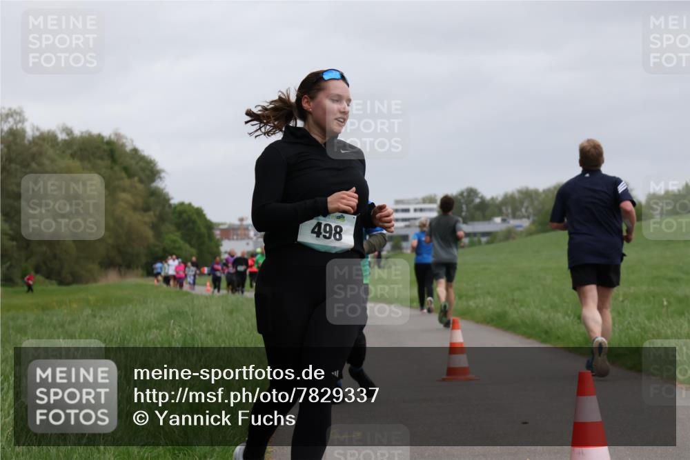 04.05.2025 - 8. Wedeler Halbmarathon Yannick Fuchs http://msf.ph/oto/7829337 04.05.2025 11:17:30 Laufen 856, 498 meine-sportfotos.de