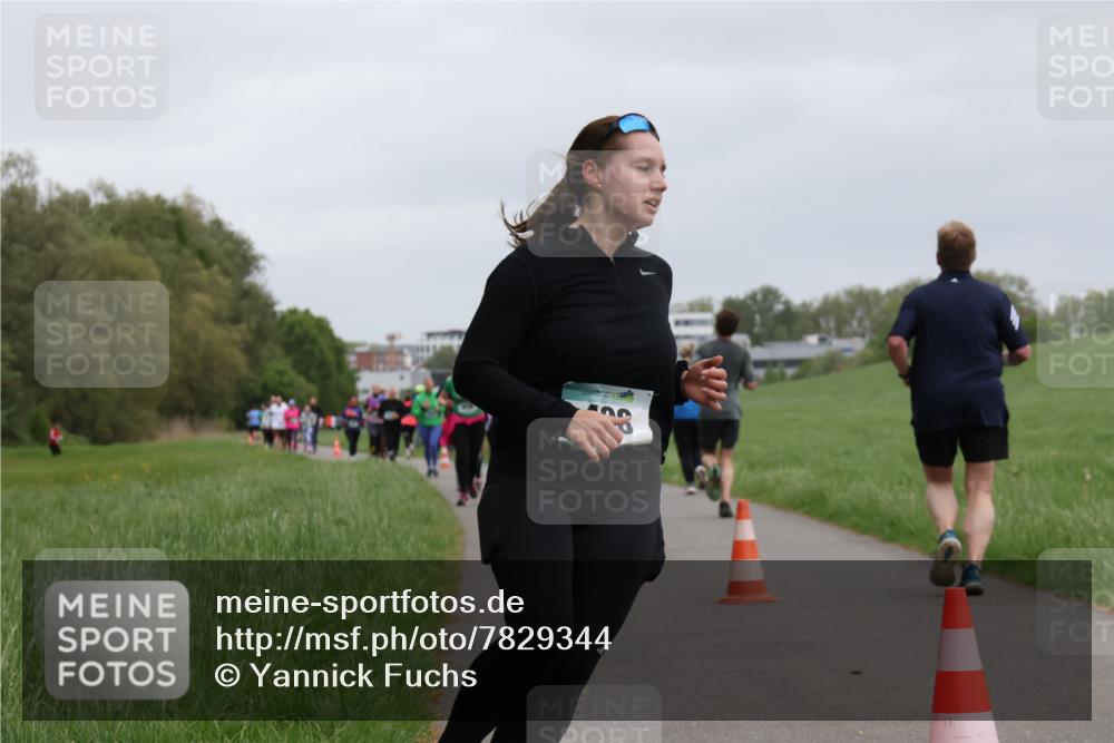 04.05.2025 - 8. Wedeler Halbmarathon Yannick Fuchs http://msf.ph/oto/7829344 04.05.2025 11:17:30 Laufen  meine-sportfotos.de