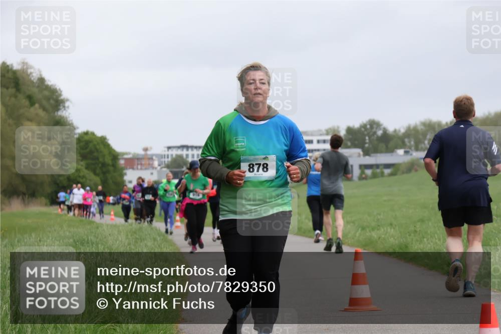 04.05.2025 - 8. Wedeler Halbmarathon Yannick Fuchs http://msf.ph/oto/7829350 04.05.2025 11:17:31 Laufen 878 meine-sportfotos.de