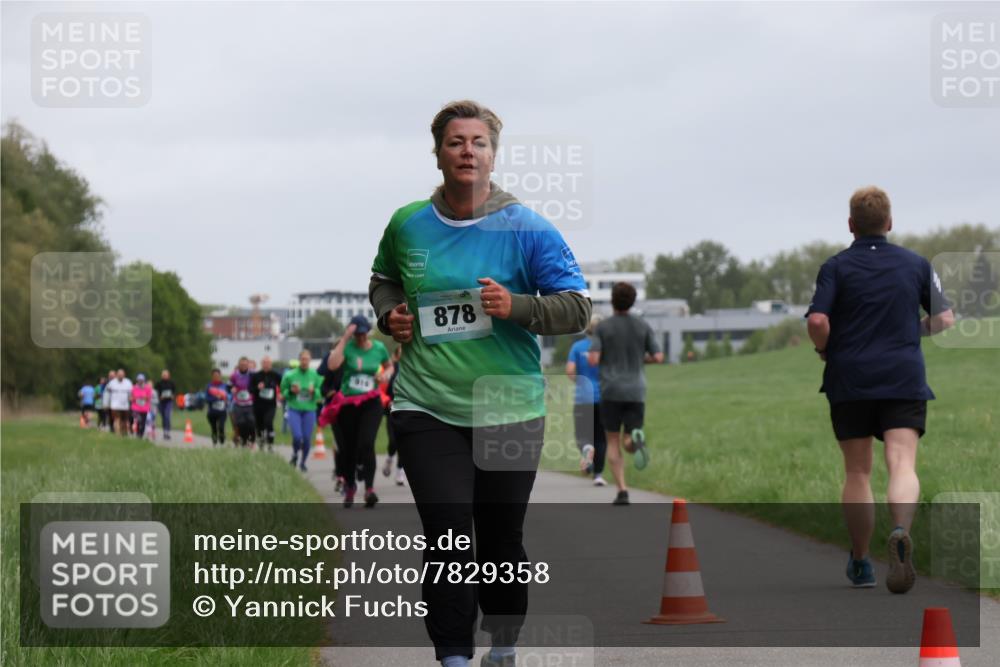 04.05.2025 - 8. Wedeler Halbmarathon Yannick Fuchs http://msf.ph/oto/7829358 04.05.2025 11:17:31 Laufen 910, 878 meine-sportfotos.de