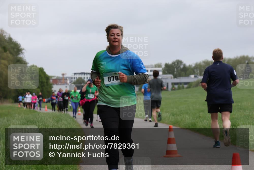 04.05.2025 - 8. Wedeler Halbmarathon Yannick Fuchs http://msf.ph/oto/7829361 04.05.2025 11:17:31 Laufen 878 meine-sportfotos.de
