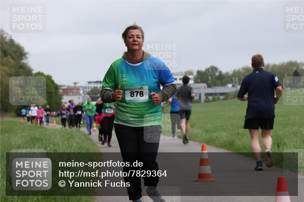 04.05.2025 - 8. Wedeler Halbmarathon Yannick Fuchs http://msf.ph/oto/7829364 04.05.2025 11:17:31 Laufen 916, 878 meine-sportfotos.de
