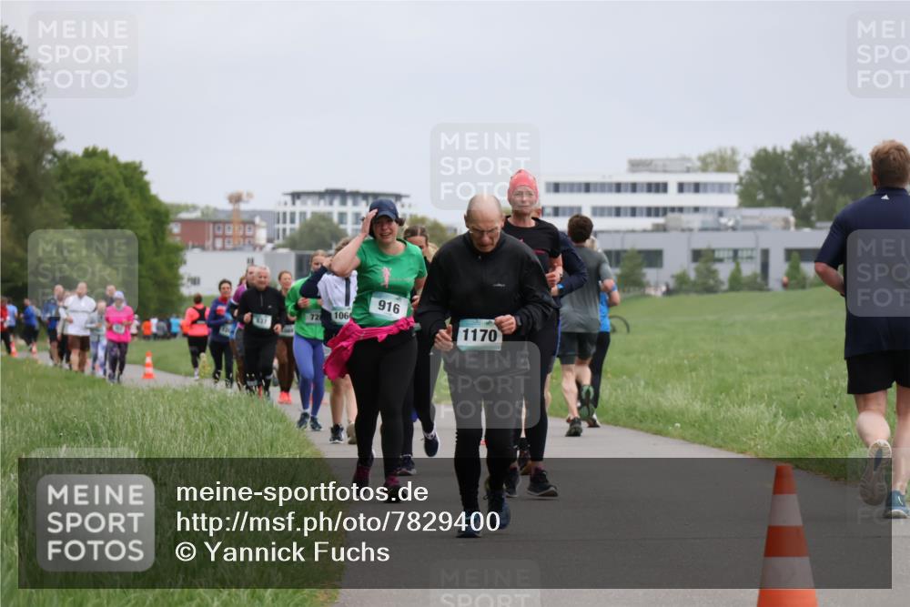 04.05.2025 - 8. Wedeler Halbmarathon Yannick Fuchs http://msf.ph/oto/7829400 04.05.2025 11:17:34 Laufen 72, 1060, 916, 1170 meine-sportfotos.de