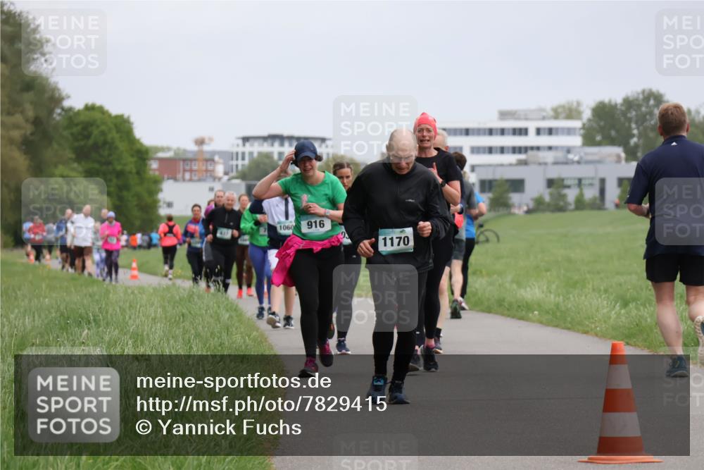 04.05.2025 - 8. Wedeler Halbmarathon Yannick Fuchs http://msf.ph/oto/7829415 04.05.2025 11:17:34 Laufen 1060, 916, 1170 meine-sportfotos.de