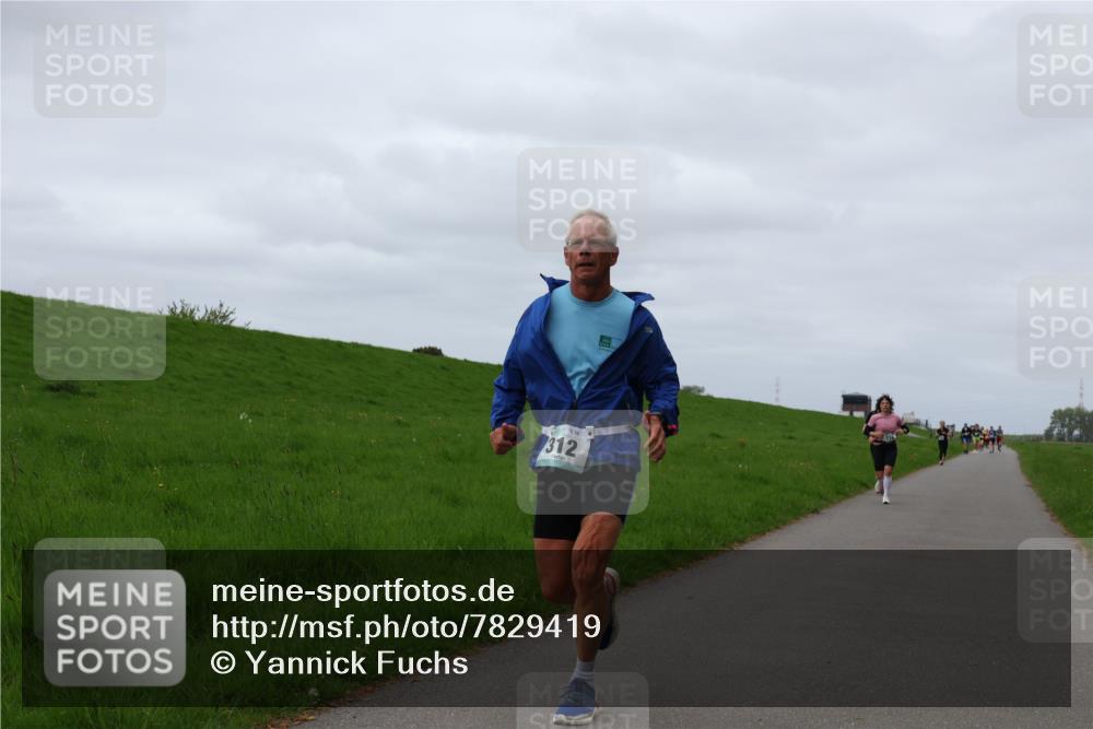 04.05.2025 - 8. Wedeler Halbmarathon Yannick Fuchs http://msf.ph/oto/7829419 04.05.2025 11:36:37 Laufen 16, 312 meine-sportfotos.de
