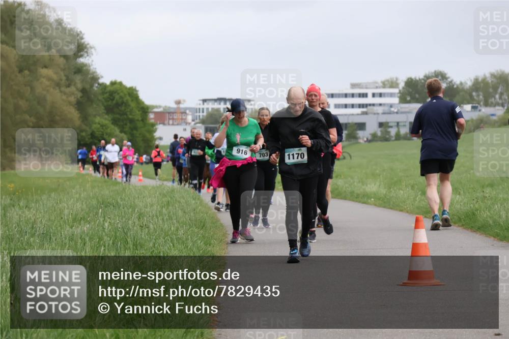 04.05.2025 - 8. Wedeler Halbmarathon Yannick Fuchs http://msf.ph/oto/7829435 04.05.2025 11:17:35 Laufen 916, 703, 1170 meine-sportfotos.de