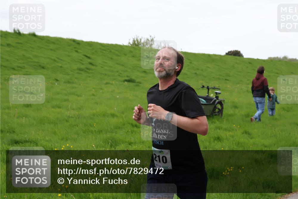 04.05.2025 - 8. Wedeler Halbmarathon Yannick Fuchs http://msf.ph/oto/7829472 04.05.2025 11:17:39 Laufen 210, 139 meine-sportfotos.de