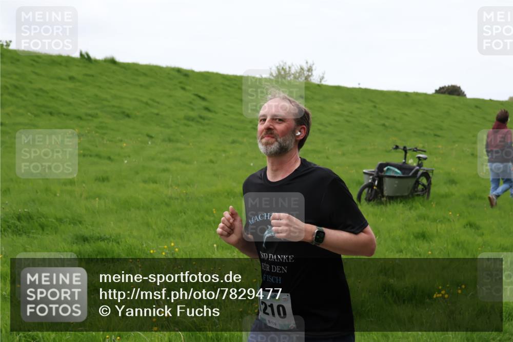 04.05.2025 - 8. Wedeler Halbmarathon Yannick Fuchs http://msf.ph/oto/7829477 04.05.2025 11:17:39 Laufen 210, 139 meine-sportfotos.de