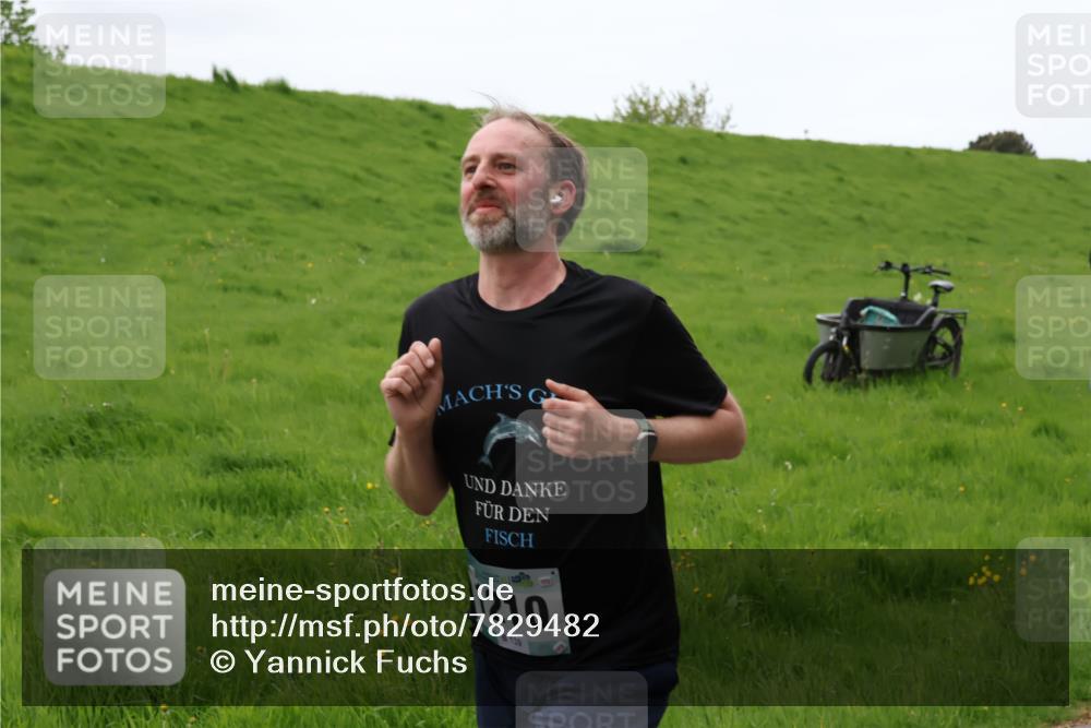 04.05.2025 - 8. Wedeler Halbmarathon Yannick Fuchs http://msf.ph/oto/7829482 04.05.2025 11:17:39 Laufen 210, 139 meine-sportfotos.de