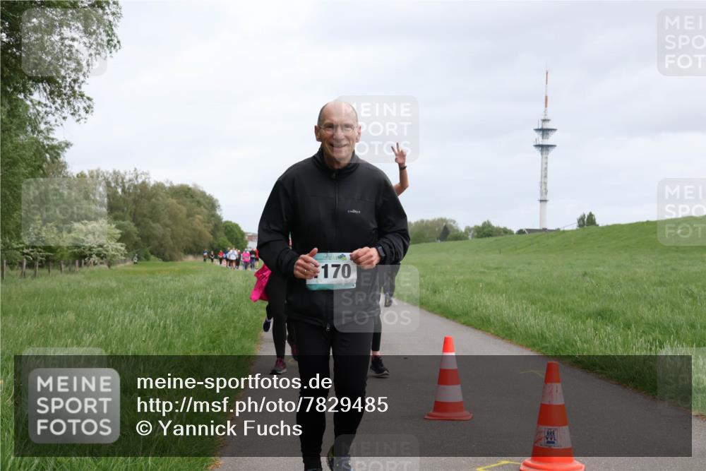 04.05.2025 - 8. Wedeler Halbmarathon Yannick Fuchs http://msf.ph/oto/7829485 04.05.2025 11:17:42 Laufen 170 meine-sportfotos.de