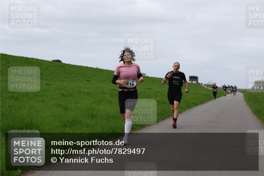 04.05.2025 - 8. Wedeler Halbmarathon Yannick Fuchs http://msf.ph/oto/7829497 04.05.2025 11:36:42 Laufen 10 meine-sportfotos.de