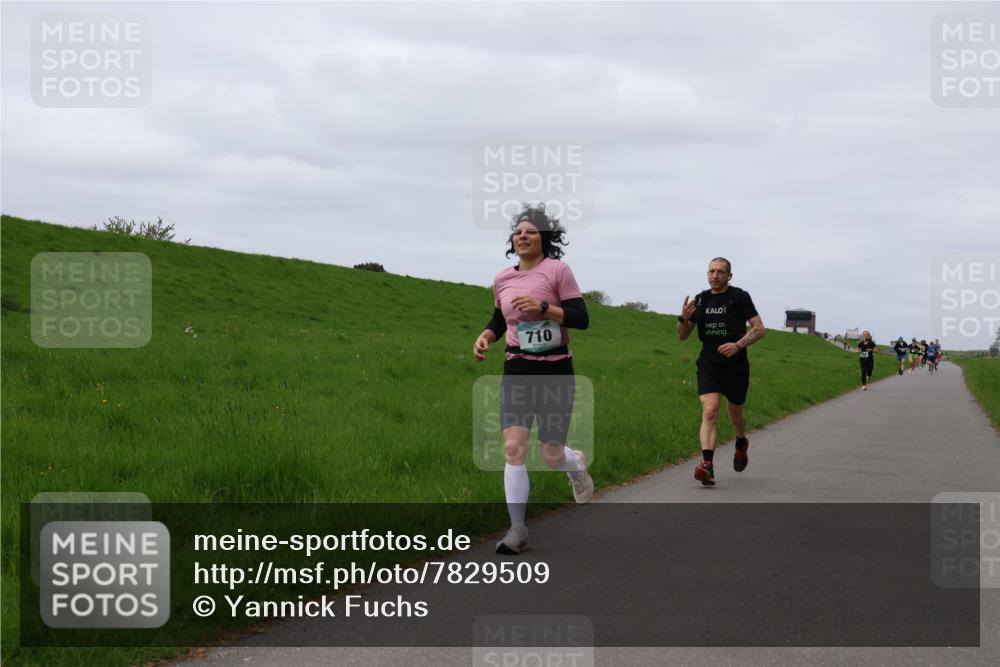 04.05.2025 - 8. Wedeler Halbmarathon Yannick Fuchs http://msf.ph/oto/7829509 04.05.2025 11:36:42 Laufen 710 meine-sportfotos.de