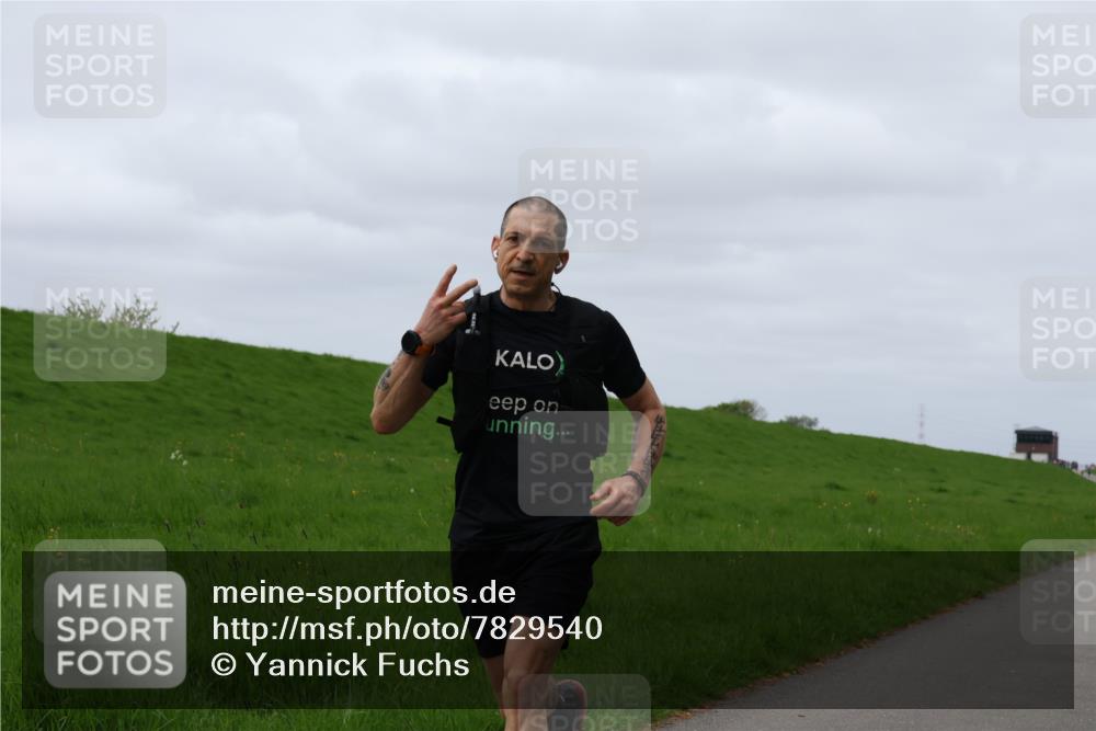 04.05.2025 - 8. Wedeler Halbmarathon Yannick Fuchs http://msf.ph/oto/7829540 04.05.2025 11:36:44 Laufen  meine-sportfotos.de