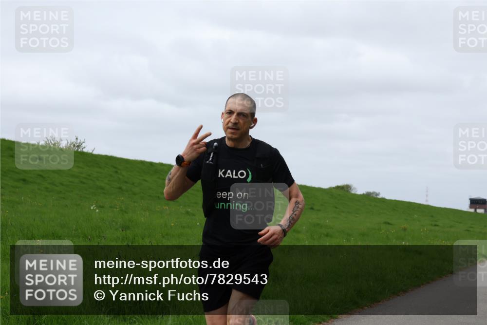 04.05.2025 - 8. Wedeler Halbmarathon Yannick Fuchs http://msf.ph/oto/7829543 04.05.2025 11:36:44 Laufen  meine-sportfotos.de