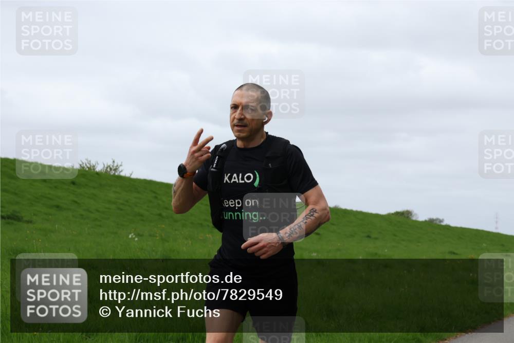04.05.2025 - 8. Wedeler Halbmarathon Yannick Fuchs http://msf.ph/oto/7829549 04.05.2025 11:36:44 Laufen  meine-sportfotos.de