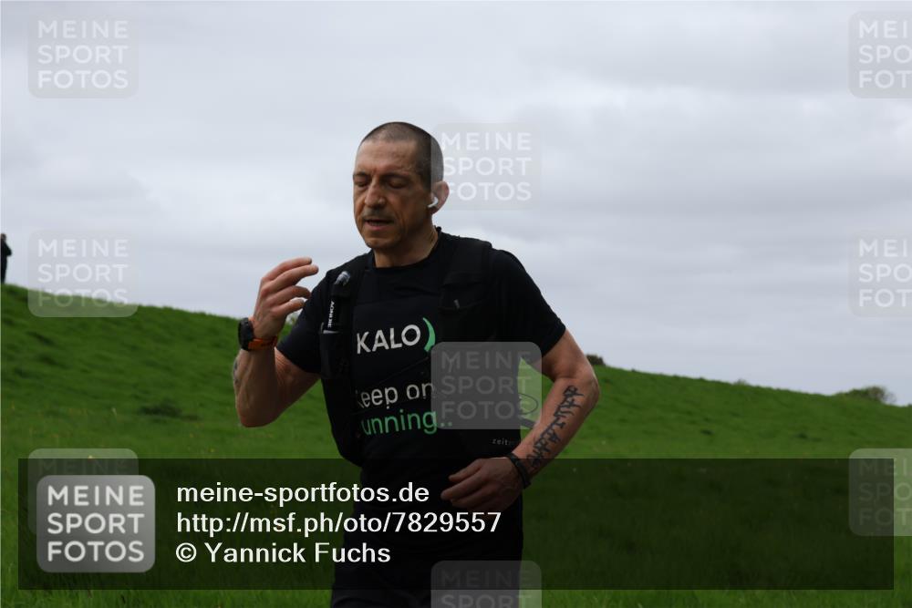 04.05.2025 - 8. Wedeler Halbmarathon Yannick Fuchs http://msf.ph/oto/7829557 04.05.2025 11:36:45 Laufen  meine-sportfotos.de