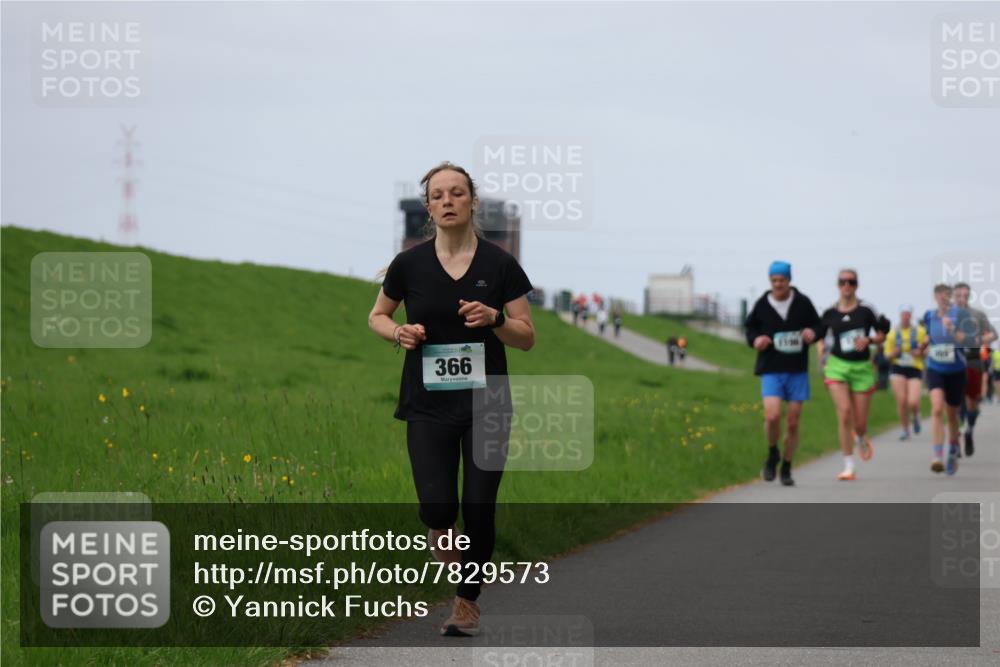 04.05.2025 - 8. Wedeler Halbmarathon Yannick Fuchs http://msf.ph/oto/7829573 04.05.2025 11:36:49 Laufen 366, 1106 meine-sportfotos.de