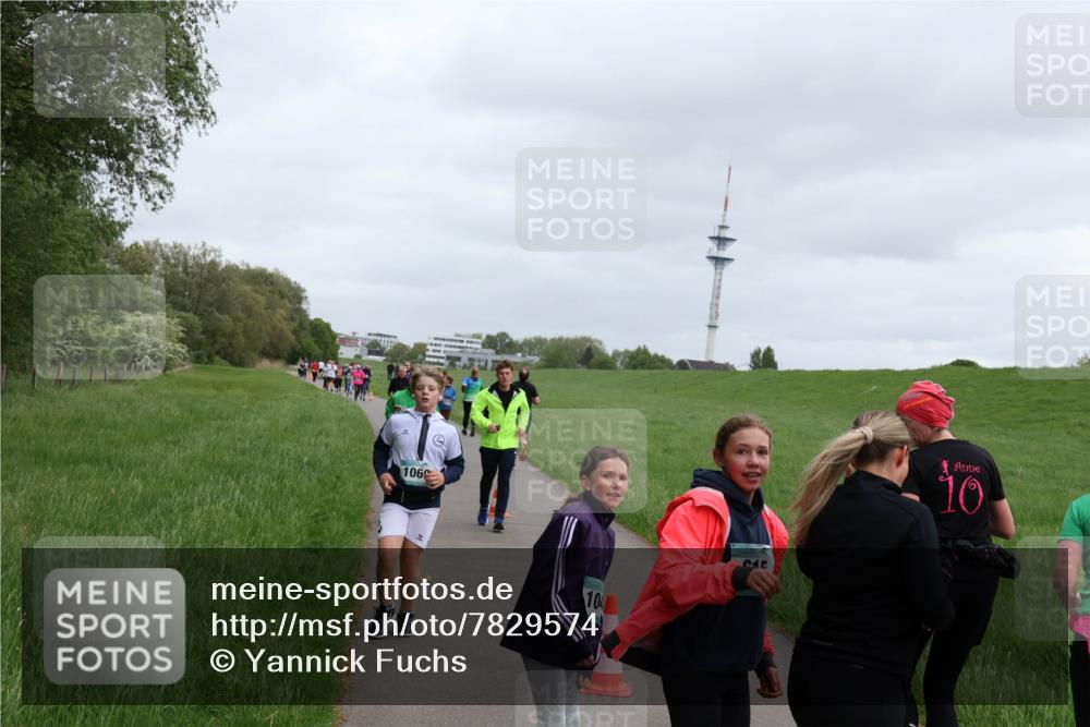 04.05.2025 - 8. Wedeler Halbmarathon Yannick Fuchs http://msf.ph/oto/7829574 04.05.2025 11:17:48 Laufen 106, 104, 27, 10 meine-sportfotos.de