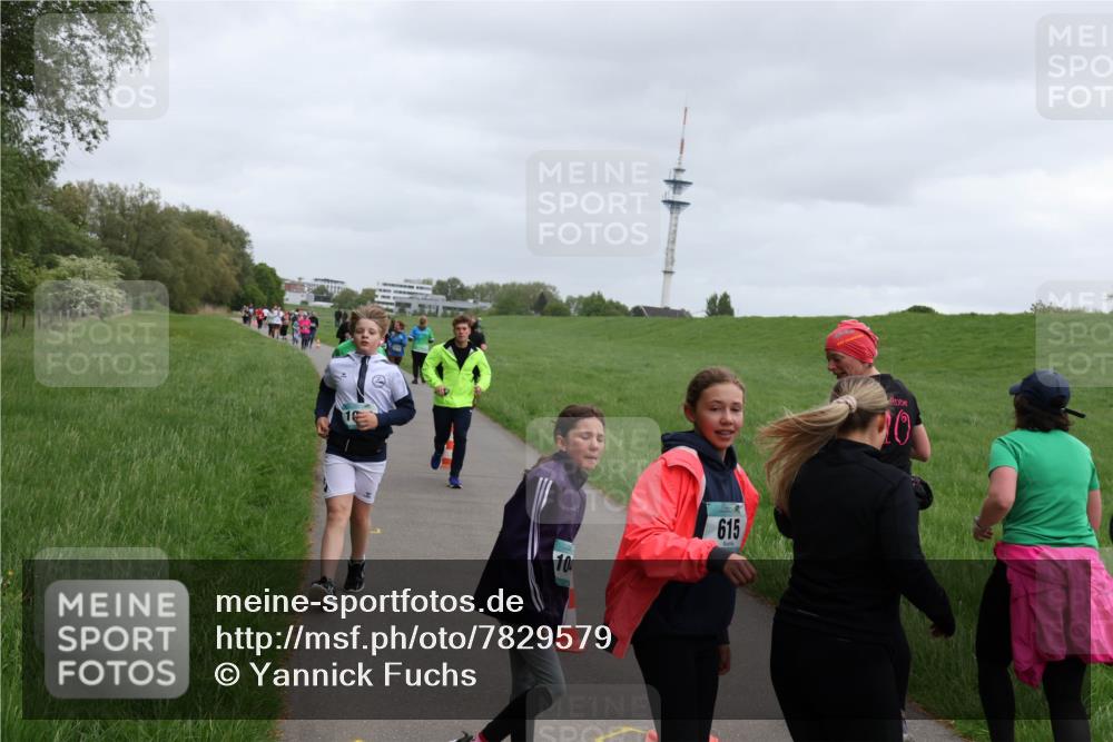 04.05.2025 - 8. Wedeler Halbmarathon Yannick Fuchs http://msf.ph/oto/7829579 04.05.2025 11:17:48 Laufen 10, 615, 10 meine-sportfotos.de