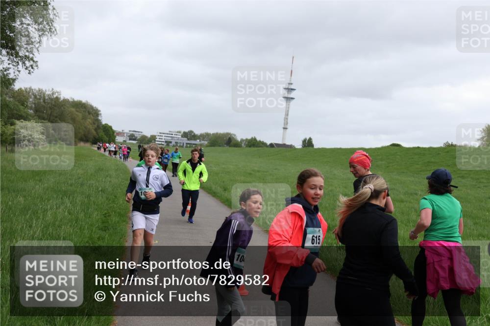 04.05.2025 - 8. Wedeler Halbmarathon Yannick Fuchs http://msf.ph/oto/7829582 04.05.2025 11:17:48 Laufen 10, 615 meine-sportfotos.de