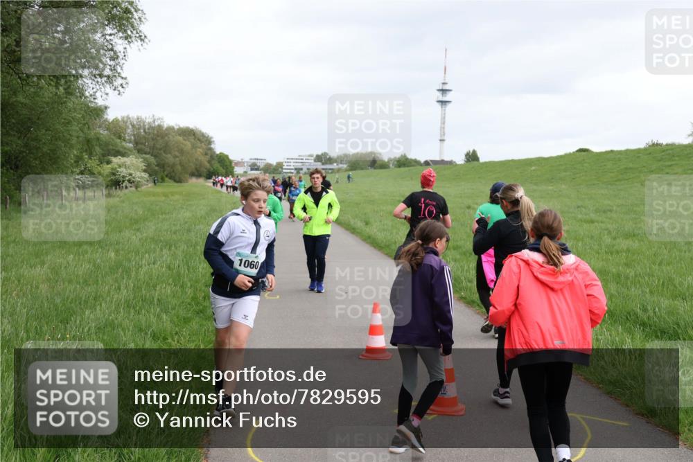 04.05.2025 - 8. Wedeler Halbmarathon Yannick Fuchs http://msf.ph/oto/7829595 04.05.2025 11:17:50 Laufen 1060, 10 meine-sportfotos.de