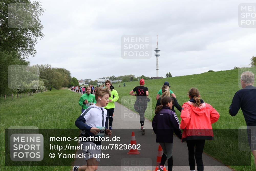 04.05.2025 - 8. Wedeler Halbmarathon Yannick Fuchs http://msf.ph/oto/7829602 04.05.2025 11:17:50 Laufen 728, 060 meine-sportfotos.de