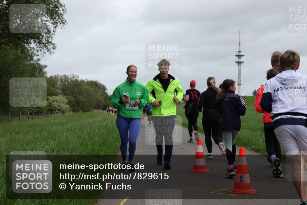 04.05.2025 - 8. Wedeler Halbmarathon Yannick Fuchs http://msf.ph/oto/7829615 04.05.2025 11:17:51 Laufen 10, 728 meine-sportfotos.de