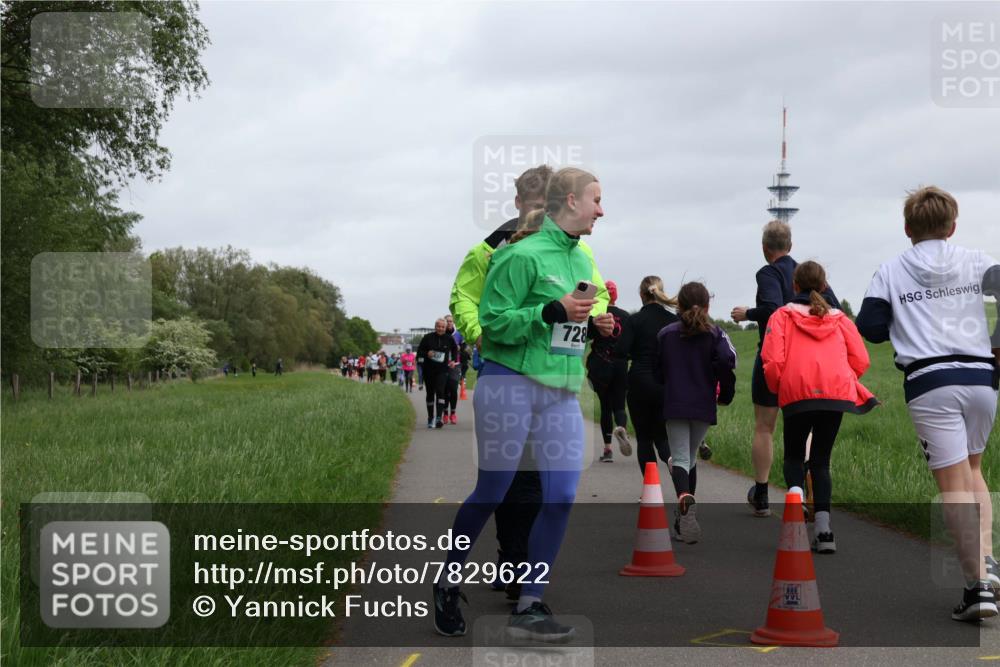 04.05.2025 - 8. Wedeler Halbmarathon Yannick Fuchs http://msf.ph/oto/7829622 04.05.2025 11:17:52 Laufen 728 meine-sportfotos.de