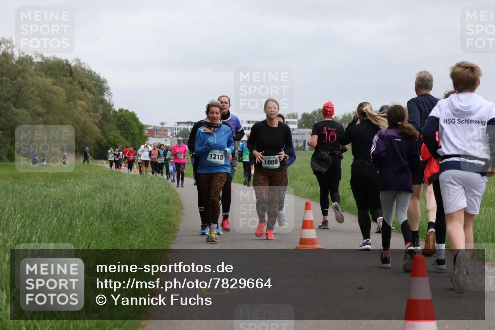 04.05.2025 - 8. Wedeler Halbmarathon Yannick Fuchs http://msf.ph/oto/7829664 04.05.2025 11:17:54 Laufen 1215, 1089, 10 meine-sportfotos.de