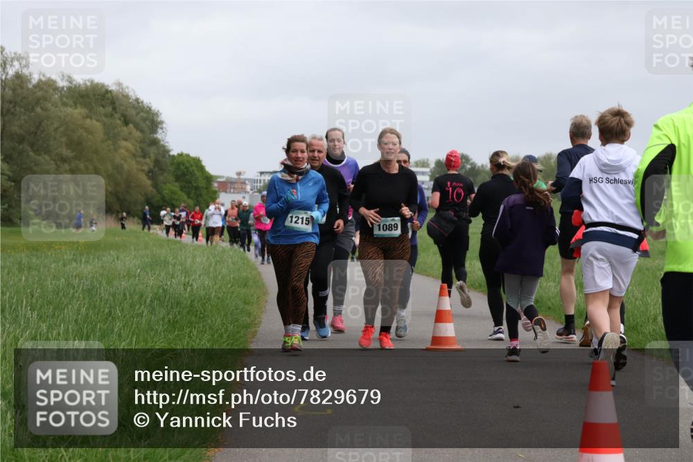 04.05.2025 - 8. Wedeler Halbmarathon Yannick Fuchs http://msf.ph/oto/7829679 04.05.2025 11:17:55 Laufen 1215, 1089, 10 meine-sportfotos.de