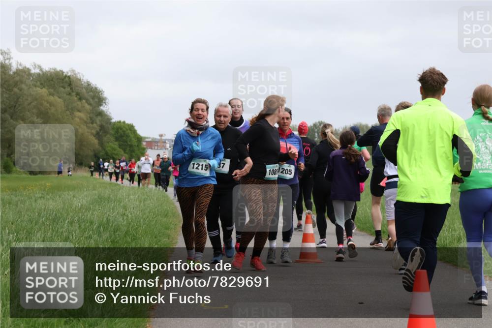 04.05.2025 - 8. Wedeler Halbmarathon Yannick Fuchs http://msf.ph/oto/7829691 04.05.2025 11:17:56 Laufen 1215, 37, 1089, 205 meine-sportfotos.de