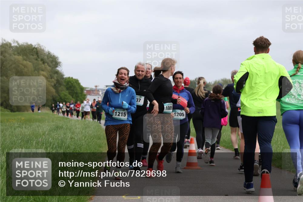 04.05.2025 - 8. Wedeler Halbmarathon Yannick Fuchs http://msf.ph/oto/7829698 04.05.2025 11:17:56 Laufen 10000, 1215, 37, 1089, 1205, 1986 meine-sportfotos.de