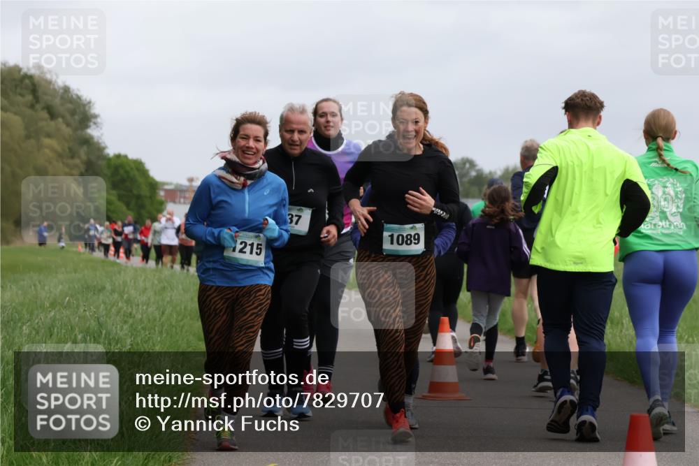 04.05.2025 - 8. Wedeler Halbmarathon Yannick Fuchs http://msf.ph/oto/7829707 04.05.2025 11:17:57 Laufen 215, 37, 1089, 1986, 2015 meine-sportfotos.de