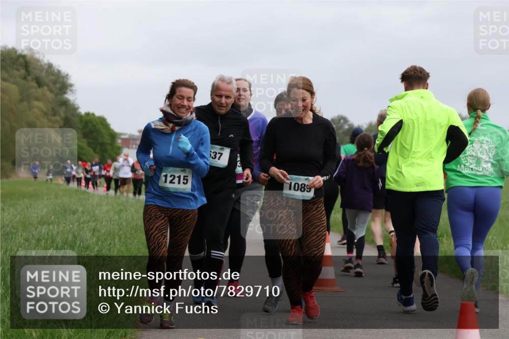 04.05.2025 - 8. Wedeler Halbmarathon Yannick Fuchs http://msf.ph/oto/7829710 04.05.2025 11:17:57 Laufen 1215, 37, 1089, 1986, 2015 meine-sportfotos.de